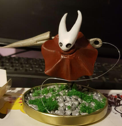 hornet sculpture _ art by Sasha bear